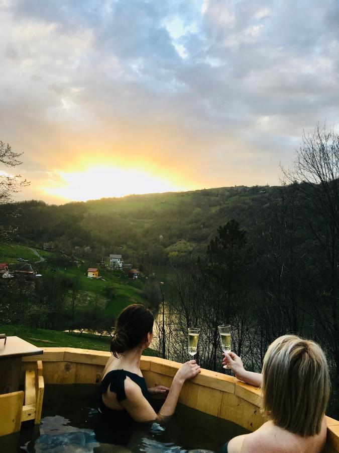 Cabana Baraj Apuseni Mountains Mihoesti Bagian luar foto