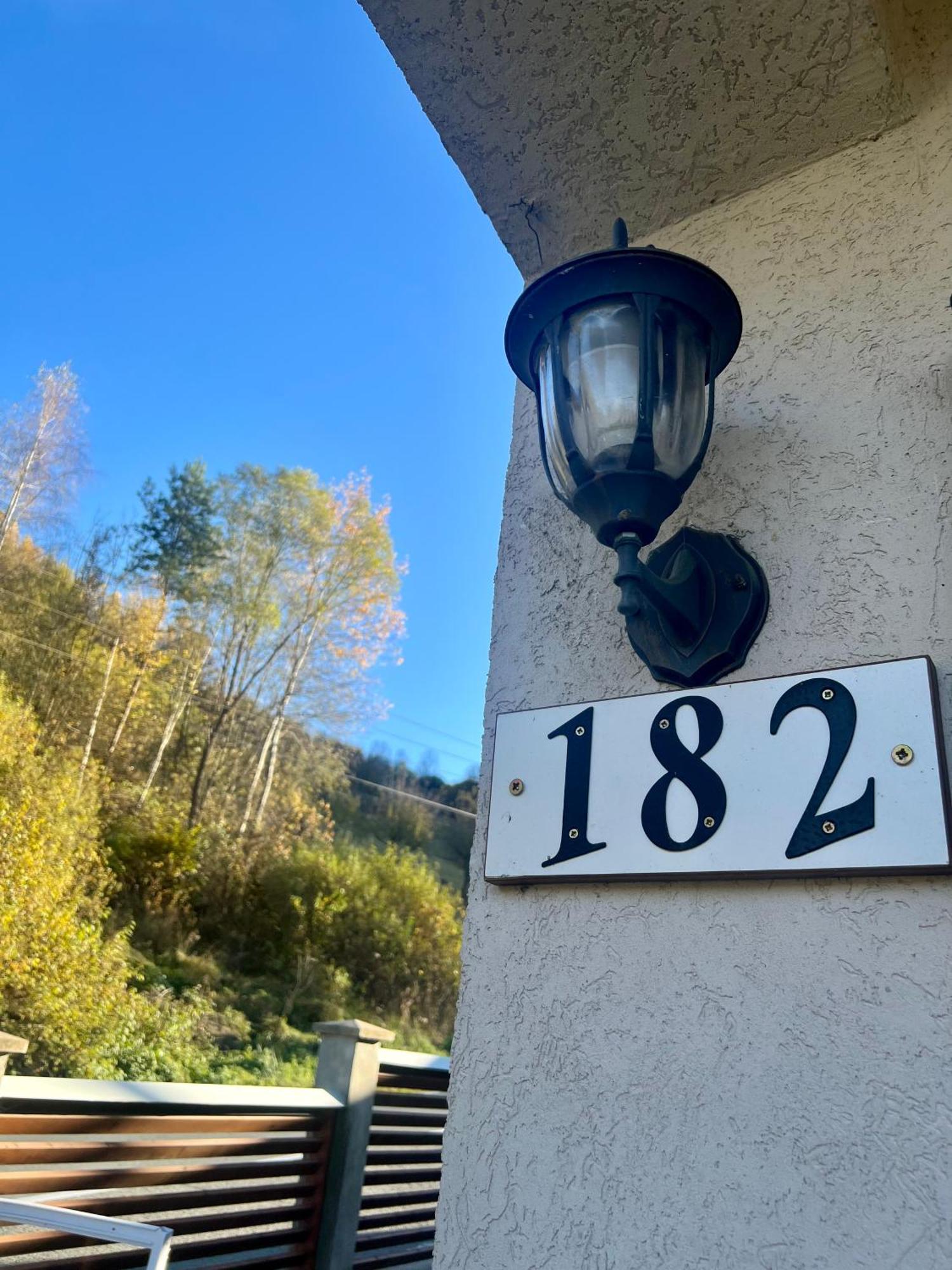 Cabana Baraj Apuseni Mountains Mihoesti Bagian luar foto